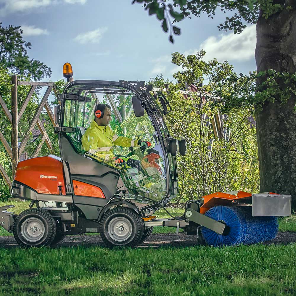 Produktabbildung: Husqvarna - P 525DX mit Kabine ohne Mähdeck